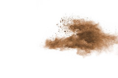 Beyaz arka planda kahverengi renkli toz patlaması. Renkli bulut. Renkli toz patlar. Boya Holi.