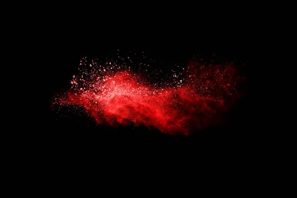 在黑色背景上的抽象红粉爆炸 在黑色背景上的抽象红粉喷射 红色粉末爆炸的冻结运动 — 图库照片