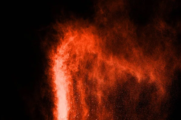 Movimento Congelamento Della Polvere Arancione Che Esplode Isolata Sfondo Nero — Foto Stock