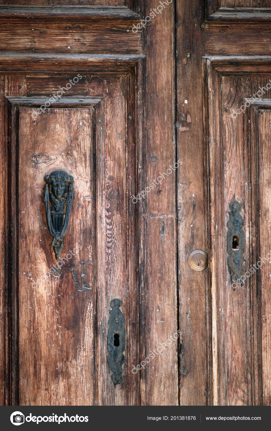 Antique Wooden Front Door Ornate Knocker Stock Photo Ysbrand Antique Wooden Front Door Ornate Knocker Stock Photo