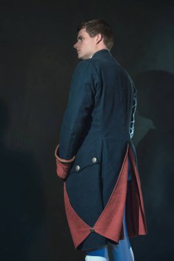Tarihsel İmparatorluğu adamın ceketi arkadan görünüş.