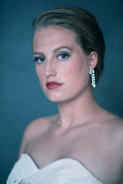 Vintage 1950S Posh Woman White Dress Head Shot — Stock Photo, Image