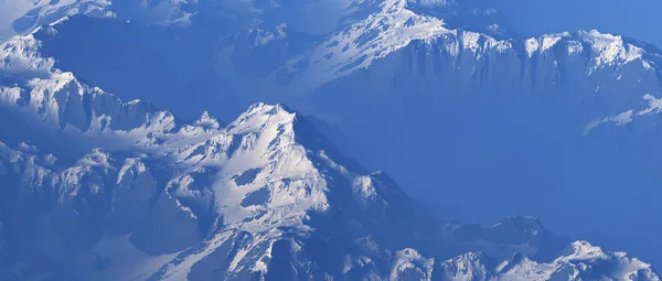 Mistige Sneeuw Bergen Luchtfoto — Stockfoto