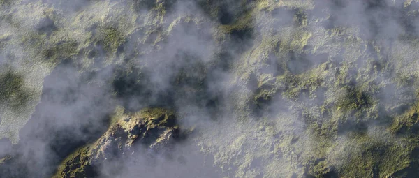 Wolken Boven Groen Rotsformaties Luchtfoto — Stockfoto