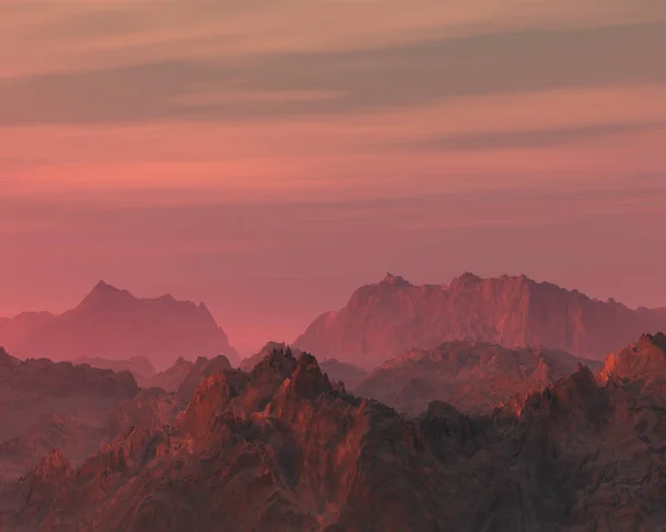 夕暮れ時の大まかな山の峰. — ストック写真