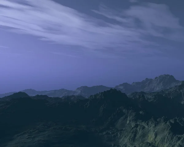 Bergen under molnig himmel på natten. — Stockfoto
