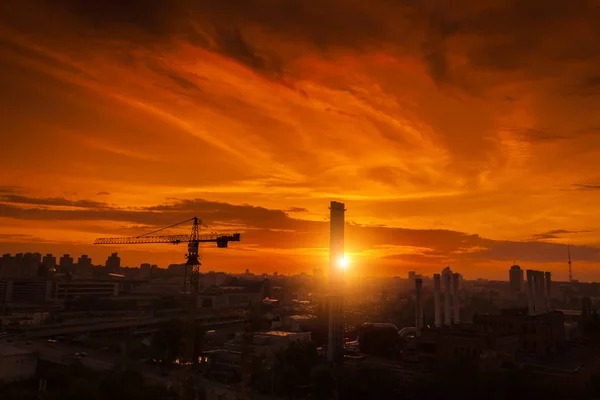 Кранові Будівельному Майданчику Під Силует Захід Сонця Місто — стокове фото