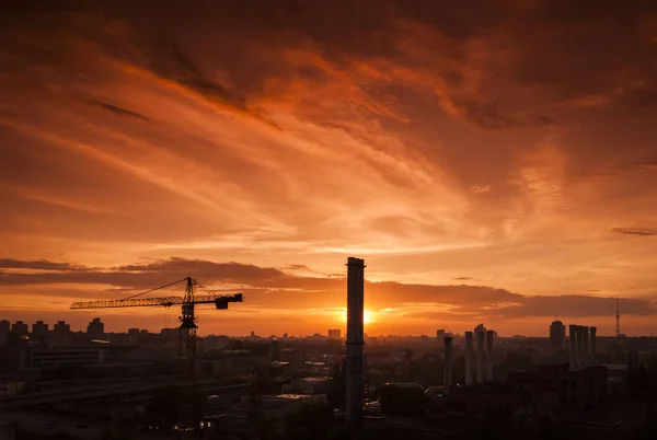 Кранові Будівельному Майданчику Під Силует Захід Сонця Місто — стокове фото
