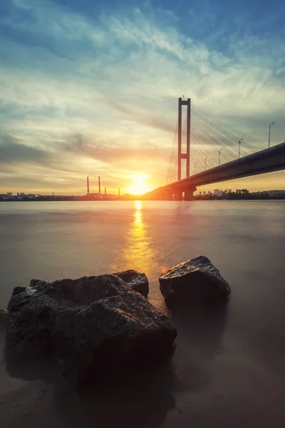 Ponte Sul Noite Kiev Ucrânia Ponte Pôr Sol Outro Lado — Fotografia de Stock