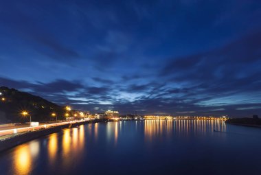 Kiev şehir manzarası gece