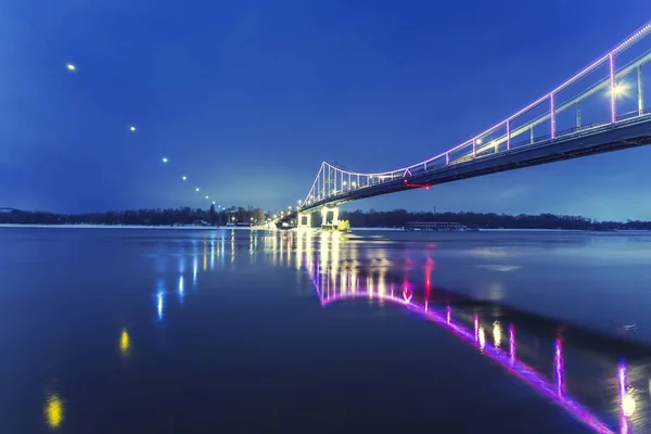 Puente Peatonal Ciudad Kiev Noche Ucrania — Foto de Stock