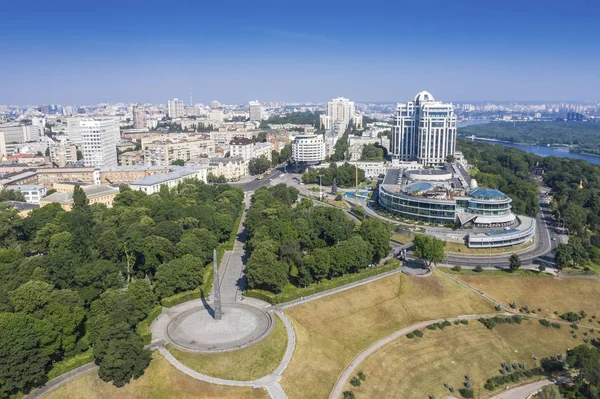 Vista Aérea Del Río Azul Bosques Verdes Día Soleado Verano —  Fotos de Stock