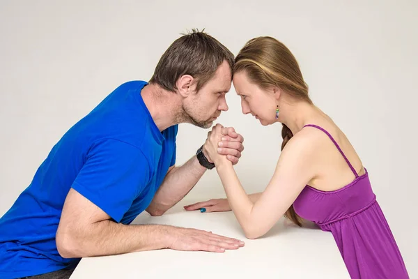 Who Convince Whom Husband Wife Struggling Hands Recognizing Who Stronger — Stock Photo, Image