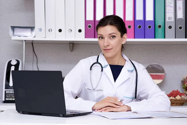 Tell Your Illnesses Portrait Beautiful Female Doctor Office Endoscope Laptop — Stock Photo, Image