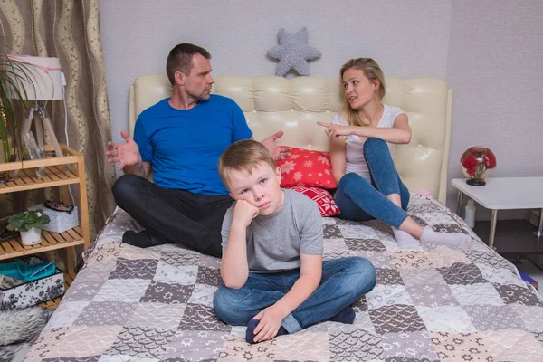Portrait Husband Wife Son Aged Years Room Family Difficulties Problems — Stock Photo, Image