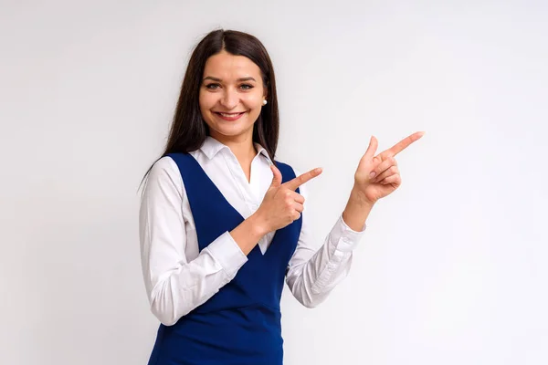 Retrato Estudio Una Hermosa Chica Morena Sobre Fondo Blanco Con — Foto de Stock