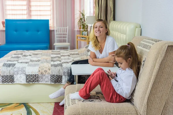 Family Happy Relationship Mother Child Daughter Sit Room Sofa Right — Stock Photo, Image