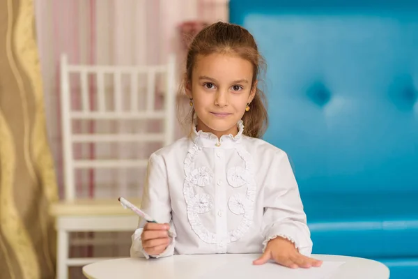 Cute Little Girl Sitting Table Drawing Telling Something Child Right — Stock Photo, Image