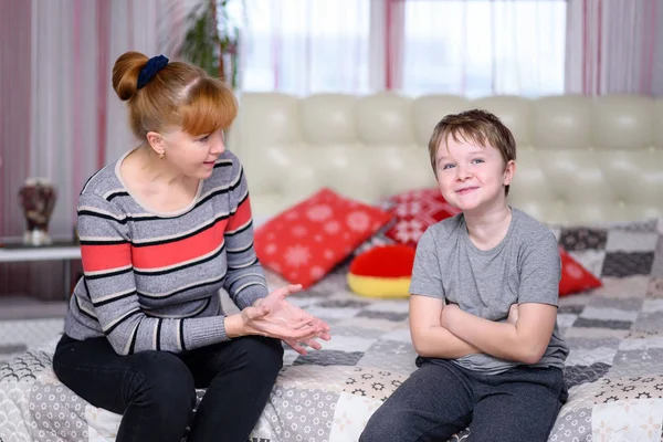 Mother Child Sit Room Windows Sit Bed Fighting Boy Angry — Stock Photo, Image