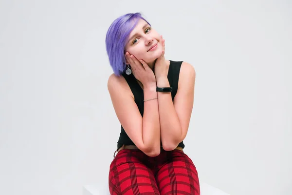 Fale Comigo Concept Portrait Beautiful Girl Purple Hair White Background — Fotografia de Stock