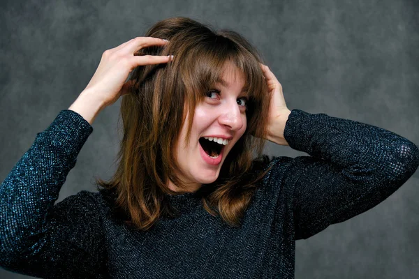 Concept Portret Mooie Jonge Brunette Vrouw Gezicht Close Studio Grijs — Stockfoto