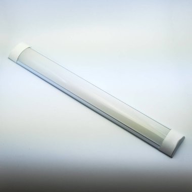 Elektrik montajı için beyaz arka plan elektrikli lamba üzerinde Resim. Sitede modern bir iniernet mağaza kataloğu doldurmak için mükemmel.