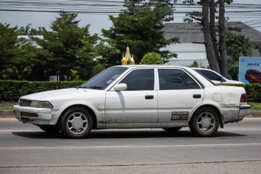 Chiang Mai, Tayland - 10 Mayıs 2018: Özel Old araba, Toyota Corona. Yol no.1001, Chiangmai iş alanı 8 km.