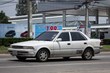 Chiang Mai, Tayland - 10 Mayıs 2018: Özel Old araba, Toyota Corona. Yol no.1001, Chiangmai iş alanı 8 km.
