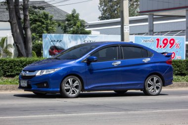 Chiang Mai, Tayland - 18 Mayıs 2018: Özel Honda City kompakt araç. Japon üretici Honda tarafından üretilen. Fotoğrafa yol no.121 8 km şehir merkezine Chiangmai, Tayland.