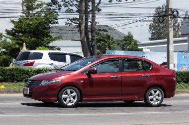 Chiang Mai, Tayland - 18 Mayıs 2018: Özel Honda City kompakt araç. Japon üretici Honda tarafından üretilen. Fotoğrafa yol no.121 8 km şehir merkezine Chiangmai, Tayland.