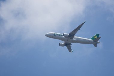 Chiang Mai, Tayland - 23 Mayıs 2018: B-1672 Airbus A320-200 bahar hava yolları. Shianghai için Chiangmai çıkar.