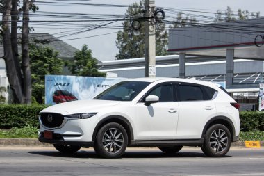 Chiang Mai, Tayland - 18 Mayıs 2018: Özel otomobil, Mazda Cx-5, cx5. Yol no.1001, Chiangmai iş alanı 8 km.