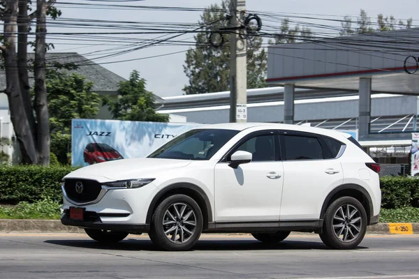 Chiang Mai, Tayland - 18 Mayıs 2018: Özel otomobil, Mazda Cx-5, cx5. Yol no.1001, Chiangmai iş alanı 8 km.