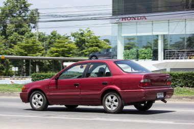 Chiang Mai, Tayland - 18 Mayıs 2018: Özel otomobil, Toyota Soluna Vios. Yol no.1001, Chiangmai iş alanı 8 km.