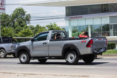 Chiang Mai, Tayland - 18 Mayıs 2018: Özel pikap kamyon yeni araba Toyota Hilux Revo Rocco. Yol no.1001, Chiangmai şehir merkezine 8 km.