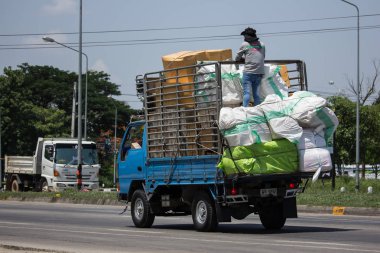 Chiang Mai, Tayland - 21 Mayıs 2018: Özel Mitsubishi Canter kargo kamyon. Fotoğrafa yol no.121 8 km şehir merkezine Chiangmai, Tayland.