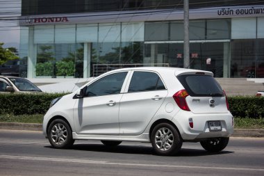 Chiang Mai, Tayland - 21 Mayıs 2018: Özel araba, Kia Picanto K1, Kore ürün. Fotoğrafa yol no.121 8 km şehir merkezine Chiangmai, Tayland.