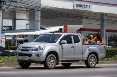 Chiang Mai, Tayland - 21 Mayıs 2018: Özel Isuzu Dmax kamyonet. Yol no.1001 Chiangmai şehir merkezine 8 km.