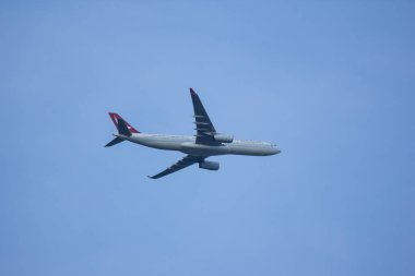 Chiang Mai, Tayland - 2 Haziran 2018: B-Lbh Airbus A330-300 Dragonair. Hongkong havaalanına Chiangmai Havaalanı'ndan çıkar.