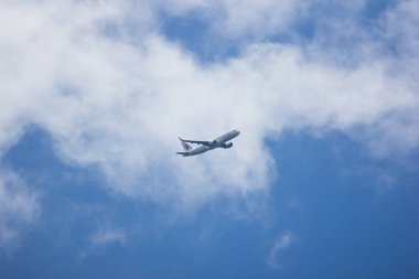 Chiang Mai, Tayland - 6 Haziran 2018: B-8972 Airbus A320-200 Çin Doğu havayolu şirketi. Şangay için Chiangmai havaalanından kalkış.