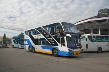 Chiang Mai, Tayland - 8 Eylül 2011: Siamfirst Otobüs tur tur. Fotoğraf Chiangmai otobüs istasyonu, Tayland.