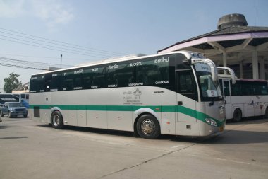 Chiang Mai, Tayland - Ekim 15 2011: Otobüs Greenbus şirketi. Yeşil otobüs otobüs Sevice Kuzey Bölgesi Tayland için büyük şirketidir.
