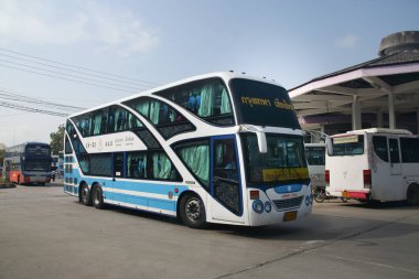 Chiang Mai, Tayland - Ekim 15 2011: Sombattour otobüs şirketi. Fotoğraf Chiangmai otobüs istasyonu, Tayland.