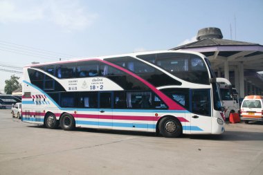 Chiang Mai, Tayland - Ekim 15 2011: Sombattour otobüs şirketi. Fotoğraf Chiangmai otobüs istasyonu, Tayland.