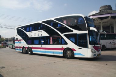 Chiang Mai, Tayland - Ekim 15 2011: Sombattour otobüs şirketi. Fotoğraf Chiangmai otobüs istasyonu, Tayland.