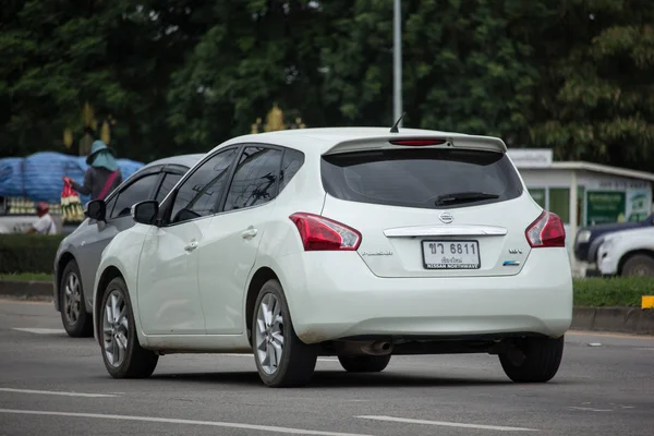 Chiang Mai, Tayland - 16 Haziran 2018: Özel araba, Nissan Pulsar. Fotoğraf Road Hayır 121 hakkında 8 km şehir merkezine Chiangmai, Tayland.