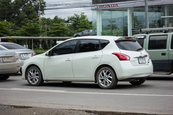 Chiang Mai, Tayland - 16 Haziran 2018: Özel araba, Nissan Pulsar. Fotoğraf Road Hayır 121 hakkında 8 km şehir merkezine Chiangmai, Tayland.