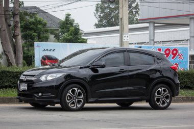 Chiang Mai, Tayland - 17 Haziran 2018: Özel araba Honda Hrv şehir Suv araba. Yol no.1001 Chiangmai şehir merkezine 8 km.
