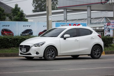 Chiang Mai, Tayland - 17 Haziran 2018: Özel Eko Kiralık Mazda 2. Yol no.1001 Chiangmai iş alanı 8 km.