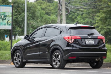 Chiang Mai, Tayland - 17 Haziran 2018: Özel araba Honda Hrv şehir Suv araba. Yol no.1001 Chiangmai şehir merkezine 8 km.